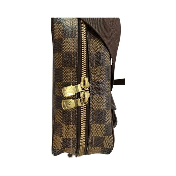 Louis Vuitton Vintage District PM Damier Ebene Crossbody Bag Made in France 2004 - Picture 8 of 16